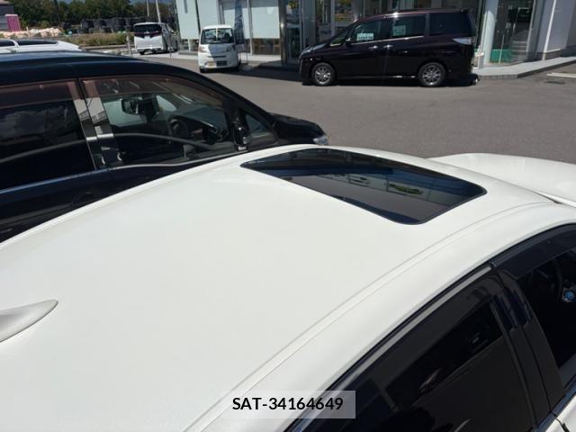 Toyota CROWN SEDAN 2020-03 8371555-11