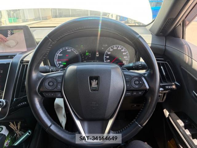 Toyota CROWN SEDAN 2020-03 8371555-15