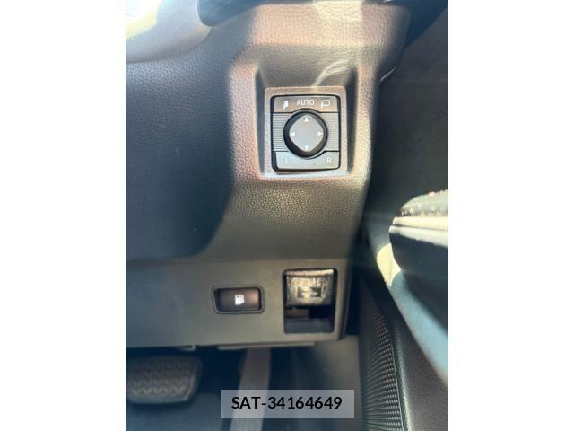 Toyota CROWN SEDAN 2020-03 8371555-16