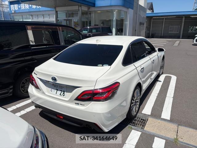 Toyota CROWN SEDAN 2020-03 8371555-1