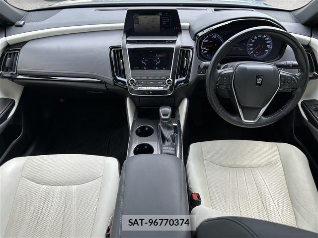 Toyota CROWN SEDAN 2019-09 8411817-14