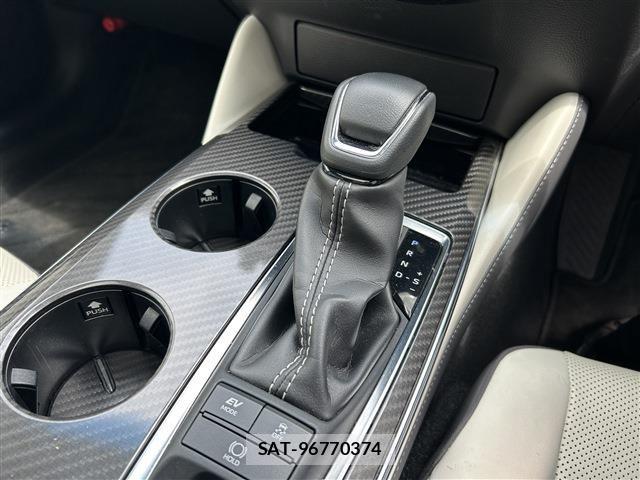 Toyota CROWN SEDAN 2019-09 8411817-17