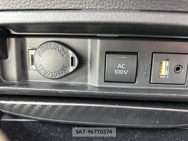 Toyota CROWN SEDAN 2019-09 8411817-18