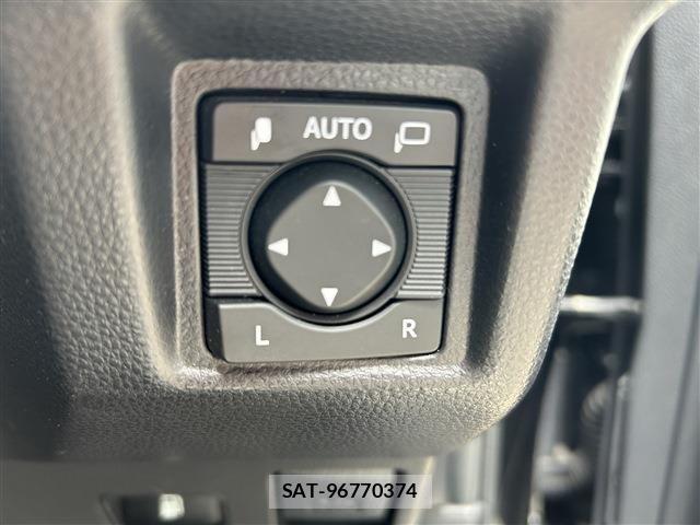 Toyota CROWN SEDAN 2019-09 8411817-19