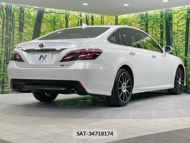 Toyota CROWN SEDAN 2021-04 8438032-18