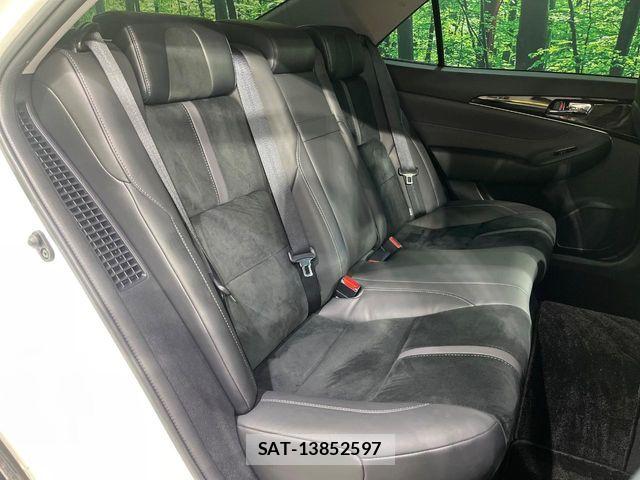 Toyota CROWN SEDAN 2018-04 8457243-9