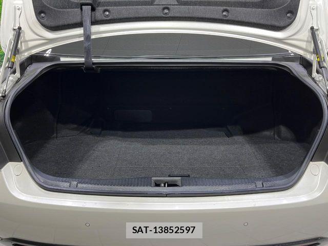 Toyota CROWN SEDAN 2018-04 8457243-10