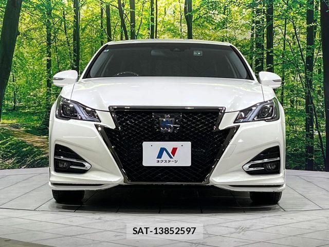 Toyota CROWN SEDAN 2018-04 8457243-14