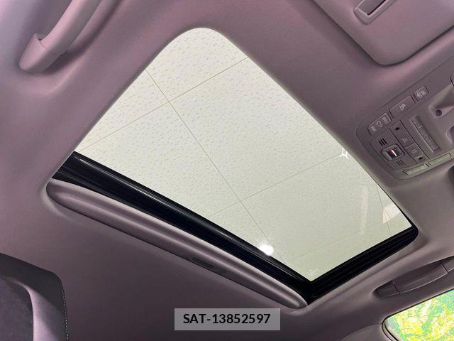 Toyota CROWN SEDAN 2018-04 8457243-2
