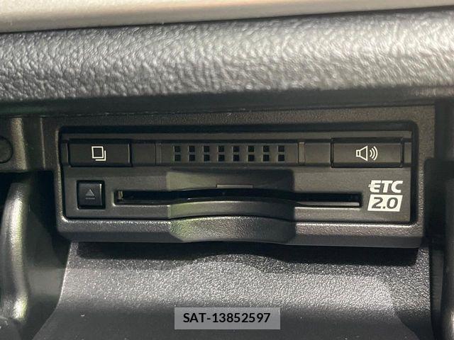 Toyota CROWN SEDAN 2018-04 8457243-7