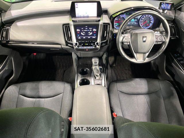 Toyota CROWN SEDAN 2019-07 8524181-2