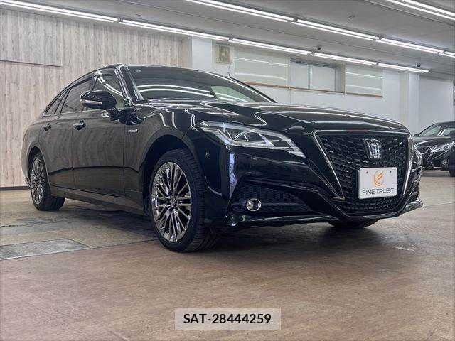 Toyota CROWN SEDAN 2019-11 8561575-14