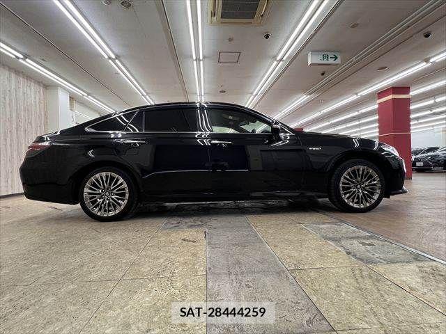 Toyota CROWN SEDAN 2019-11 8561575-15