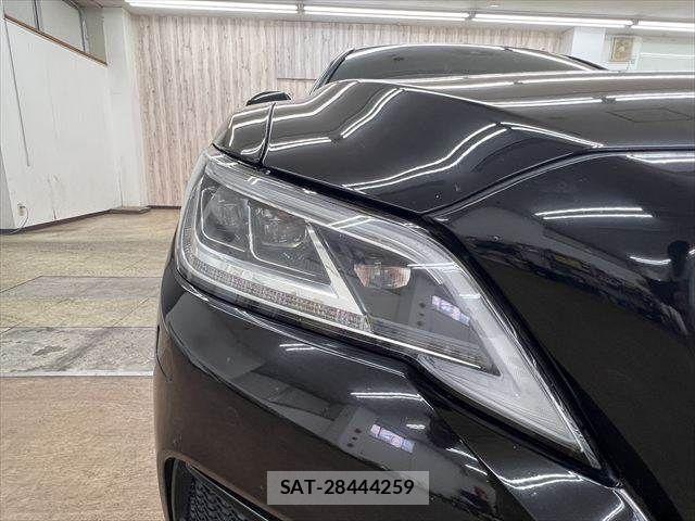 Toyota CROWN SEDAN 2019-11 8561575-22