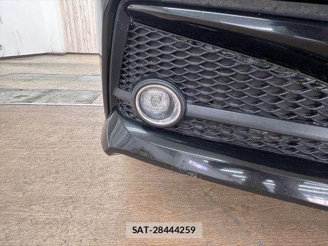 Toyota CROWN SEDAN 2019-11 8561575-23