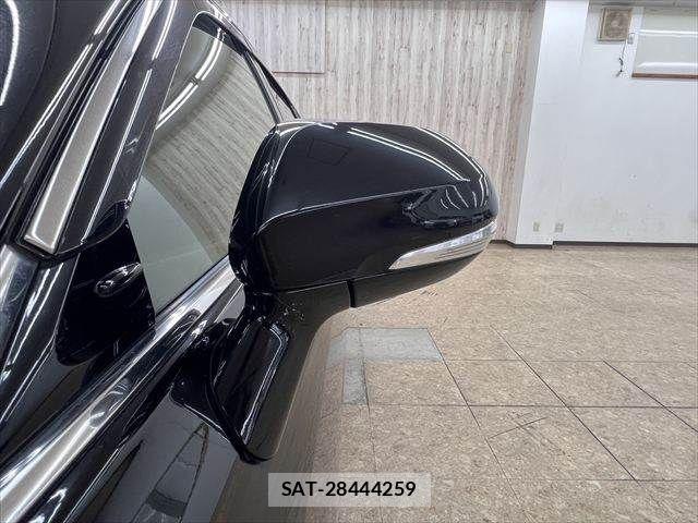 Toyota CROWN SEDAN 2019-11 8561575-24