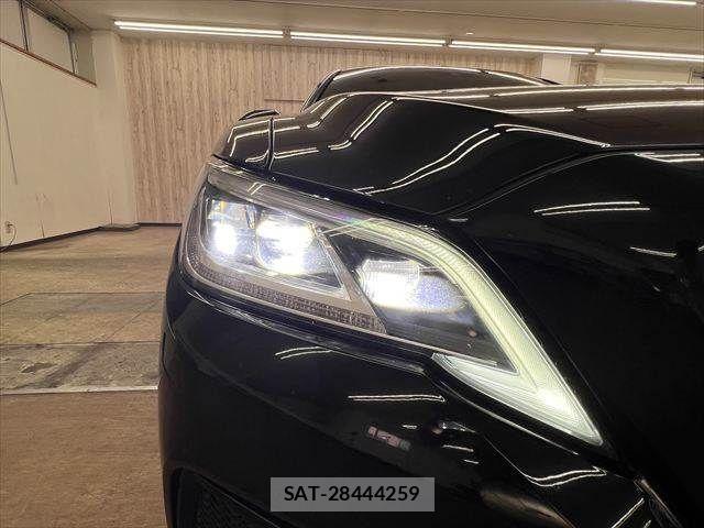 Toyota CROWN SEDAN 2019-11 8561575-29