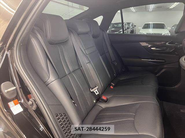 Toyota CROWN SEDAN 2019-11 8561575-7
