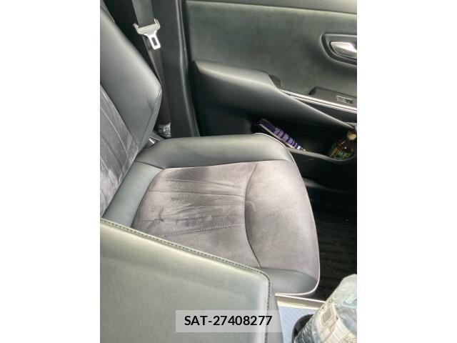 Toyota CROWN SEDAN 2018-10 8561572-17