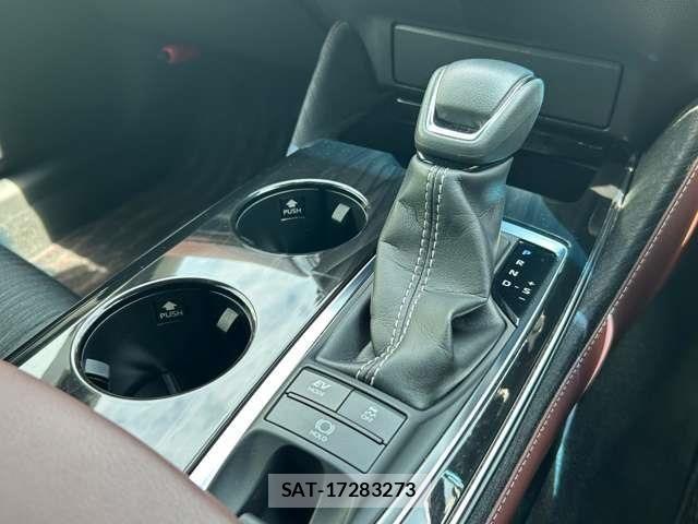 Toyota CROWN SEDAN 2020-06 8626302-25