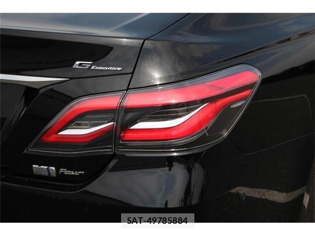Toyota CROWN SEDAN 2019-01 8626304-18