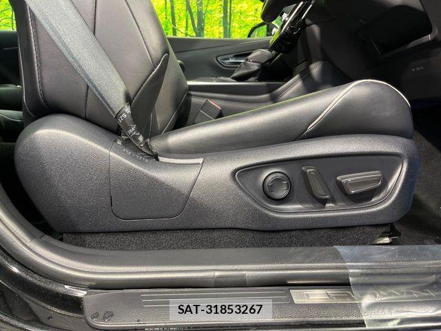 Toyota CROWN SEDAN 2018-06 8658584-6