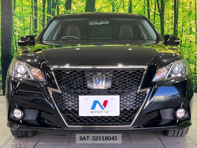 Toyota CROWN SEDAN 2014-09 8658585-11