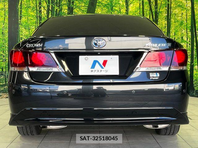 Toyota CROWN SEDAN 2014-09 8658585-12