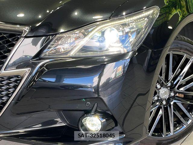 Toyota CROWN SEDAN 2014-09 8658585-15
