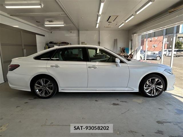 Toyota CROWN SEDAN 2021-08 8741434-3