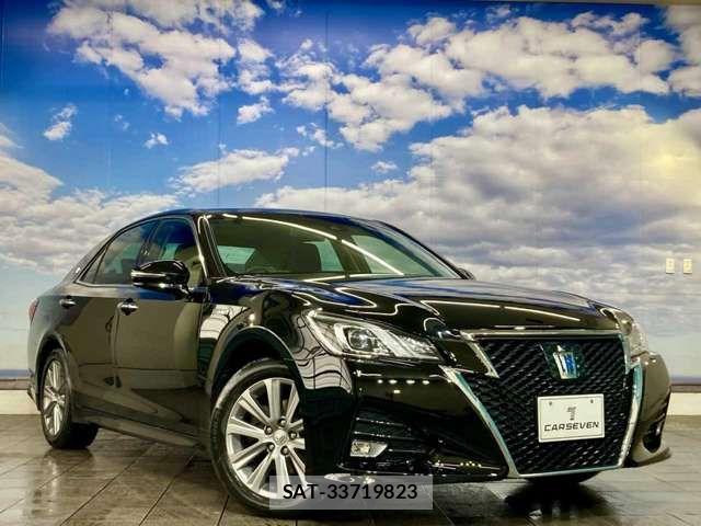 Toyota CROWN SEDAN 2017-06 8741440-13