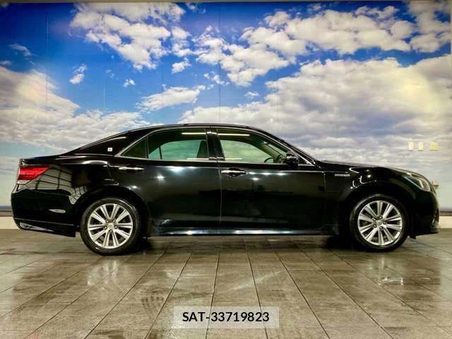 Toyota CROWN SEDAN 2017-06 8741440-14