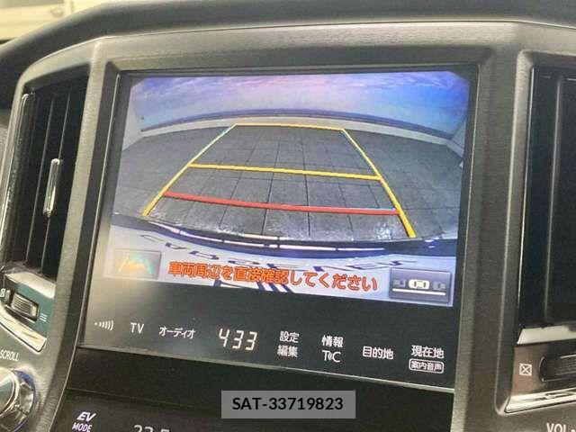 Toyota CROWN SEDAN 2017-06 8741440-7