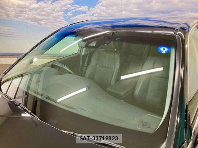 Toyota CROWN SEDAN 2017-06 8741440-8
