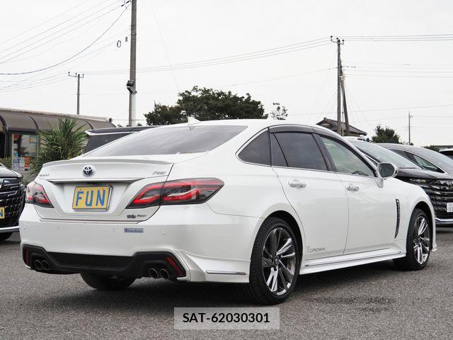 Toyota CROWN SEDAN 2021-02 8741433-4