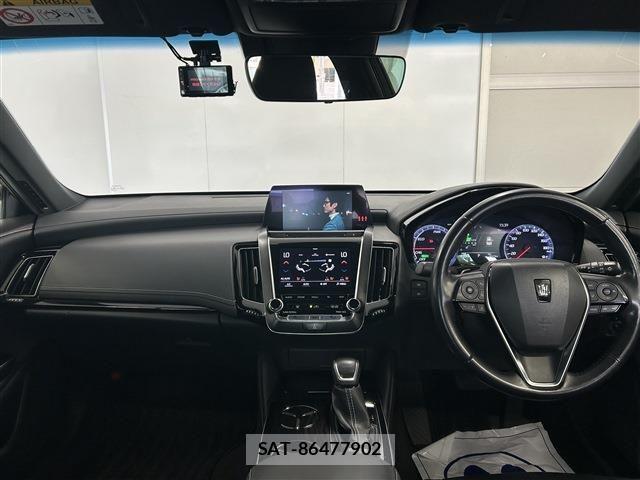 Toyota CROWN SEDAN 2020-11 8741437-15