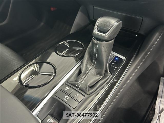 Toyota CROWN SEDAN 2020-11 8741437-20