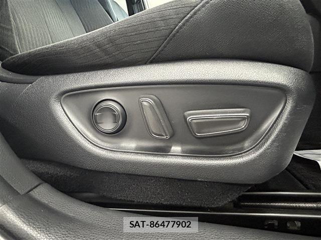 Toyota CROWN SEDAN 2020-11 8741437-22