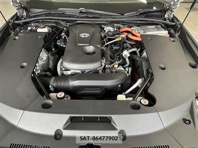 Toyota CROWN SEDAN 2020-11 8741437-28