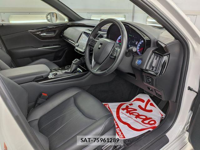 Toyota CROWN SEDAN 2019-10 8741435-1