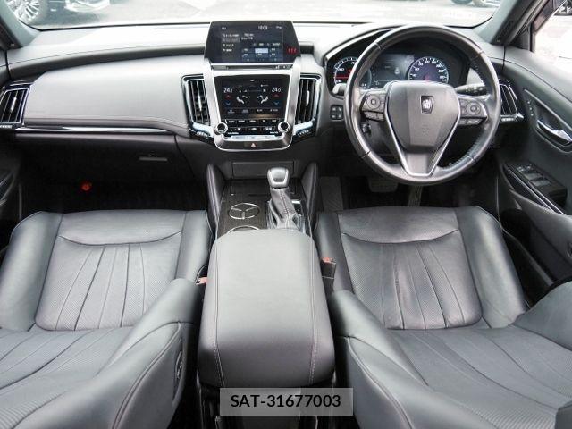 Toyota CROWN SEDAN 2020-11 8741436-10