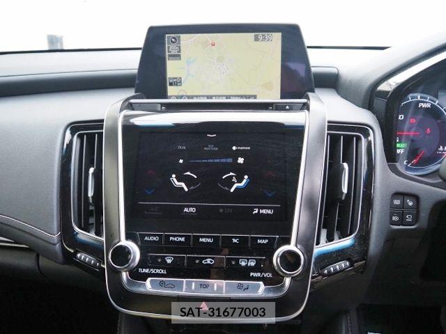Toyota CROWN SEDAN 2020-11 8741436-17