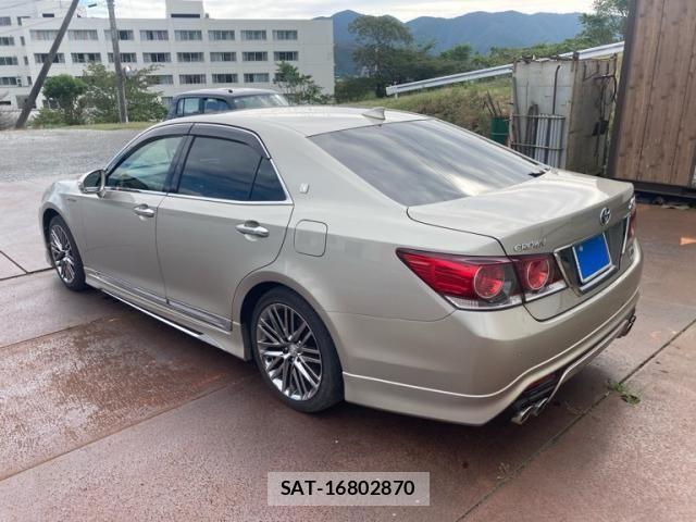 Toyota CROWN SEDAN 2015-12 8779895-6