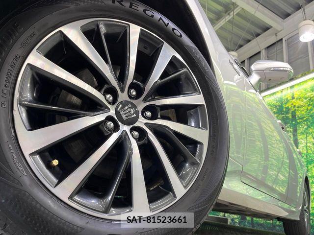 Toyota CROWN SEDAN 2019-06 8795641-12