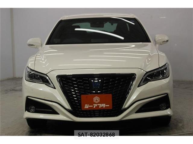 Toyota CROWN SEDAN 2019-01 8795643-1
