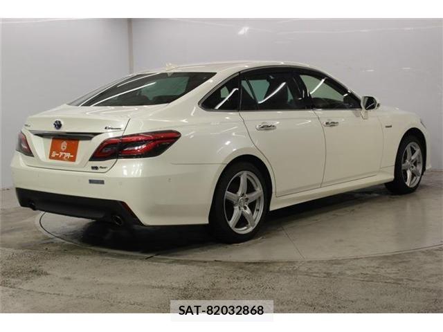 Toyota CROWN SEDAN 2019-01 8795643-4