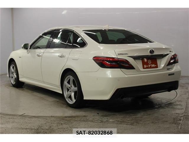 Toyota CROWN SEDAN 2019-01 8795643-6