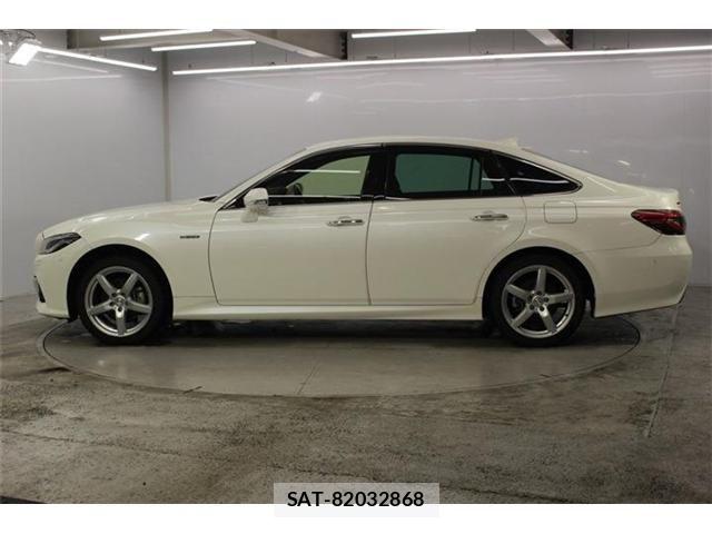 Toyota CROWN SEDAN 2019-01 8795643-7