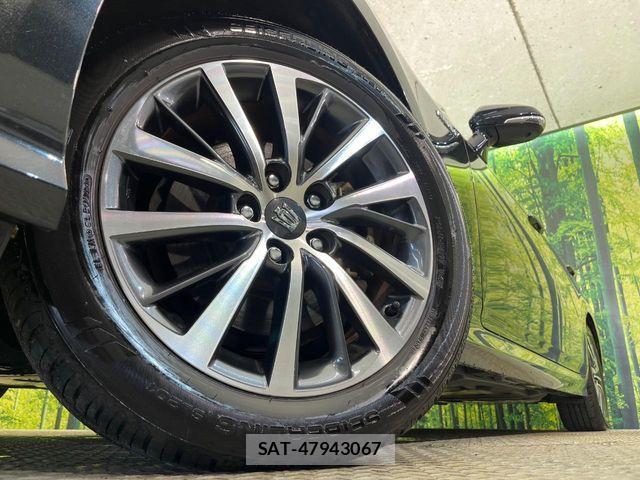 Toyota CROWN SEDAN 2019-08 8828434-12