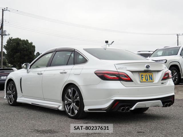 Toyota CROWN SEDAN 2021-12 8828433-5